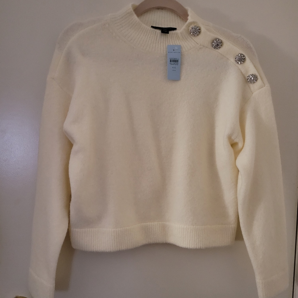 Ann Taylor  cream color cozy sweater xxsp Petite